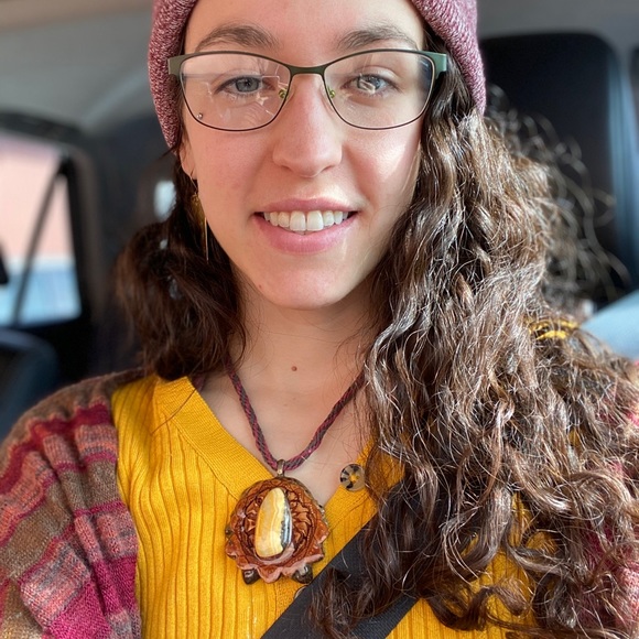 Meet your Posher, Amanda - Picture 1 of 1